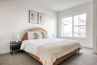 Elmhurst 1br w lounge pool gym nr Metra CHI-863 - Elmhurst - 1