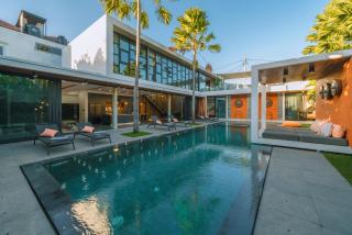 Villa Aless: Designer 4BR Villa w/ Sauna, Jacuzzi, Gym, Rooftop - Canggu - 4
