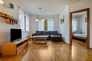 Drei-Mädelhaus Ambs Wohnung 2 - - 8