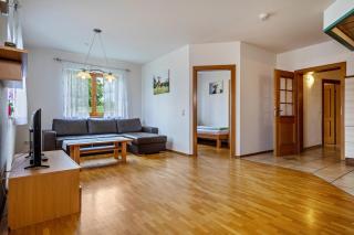 Drei-Mädelhaus Ambs Wohnung 2 - - 2