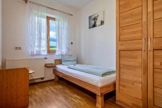Drei-Mädelhaus Ambs Wohnung 2 - - 1