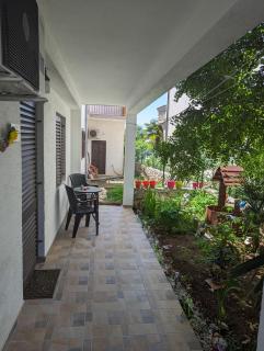 Ground floor 50m from Beach back entrance - Srima - 1