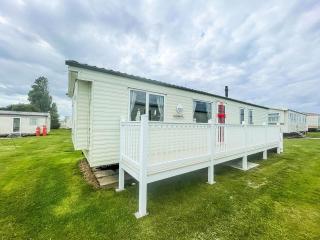 8 Berth Caravan With Decking At California Cliffs Near Scratby Beach Ref 50019F - 9