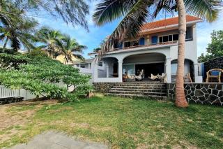 Bastide Sur Mer 4 Bedroom Beachfront Villa by LOV Mauritius - 2