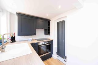 The Lymington Sailor's Cottage - 3