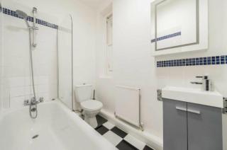 One bedroom in Central London, Kensington - 7
