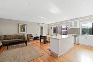 Central Town-house For Six by Ready Set Stay - Cowes - 6