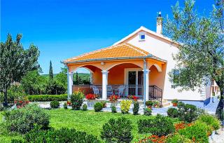 4 Bedroom Stunning Home In Stankovci - Stankovci - 1