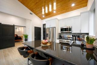 The Ember House - Luxury Honeymoon Cabin - Broken Bow - 5
