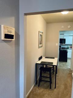 Cozy 1 bed ~ Close to Soaring Eagle and Downtown - Mount Pleasant - 6