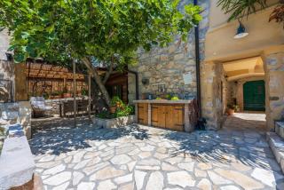 Villa Cocoon - Vacation Home with Heated Pool & Garden - Bribir - 1