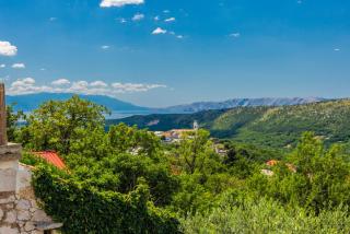 Villa Cocoon - Vacation Home with Heated Pool & Garden - Bribir - 2