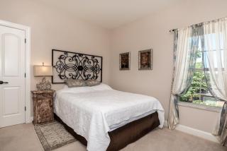 Pinnacle Luxury Apt Awesome Location & Life Style! - 6