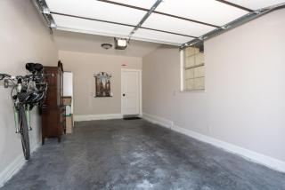 Pinnacle Luxury Apt Awesome Location & Life Style! - 3