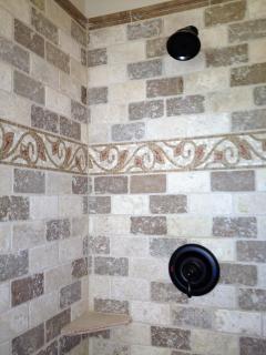 Pinnacle Luxury Apt Awesome Location & Life Style! - 5