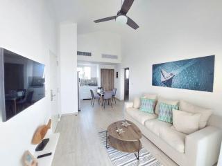 Hard Rock Golf Cozy 1BR • Pool & Golf Views - 9