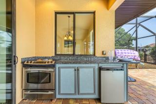 Gulf access, Heated Pool, outdoor kitchen, firepit & dock - Waterfront Paradise - Cape Coral - 7