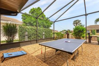 Gulf access, Heated Pool, outdoor kitchen, firepit & dock - Waterfront Paradise - Cape Coral - 6