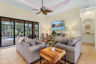 Gulf access, Heated Pool, outdoor kitchen, firepit & dock - Waterfront Paradise - Cape Coral - 4