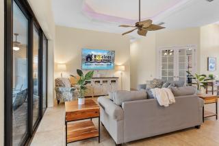 Gulf access, Heated Pool, outdoor kitchen, firepit & dock - Waterfront Paradise - Cape Coral - 2