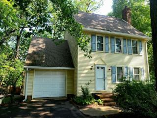 4-Bedroom House Close to Beach - Salisbury - 0