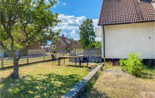 Awesome Apartment In Fårbo With Wifi - Fårbo - 9