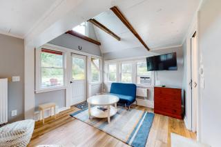 Pomfret Bungalow - - 7