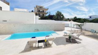 Villa Mediterranea Apartments - Seaview, Pool & Garden - Bari - 0