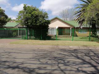 @16 van blommenstein st - 9