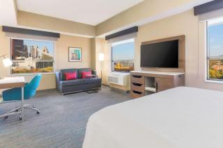 Hampton Inn & Suites Pittsburgh Downtown - Pittsburgh - 9