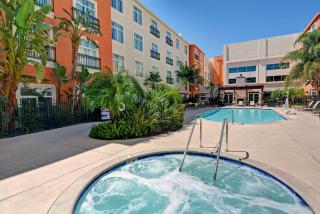 Embassy Suites Valencia - Valencia - 2