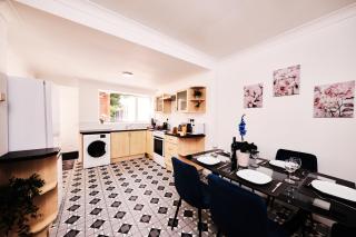 Cassia, 3 Bedrooms, Sleeps 5 - - 6