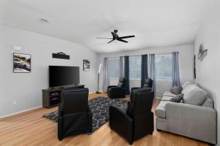 Incredible Heated Pool HotTub Gameroom-Movieroom - Pflugerville - 5