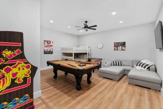 Incredible Heated Pool HotTub Gameroom-Movieroom - Pflugerville - 6