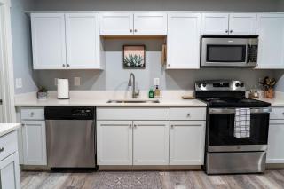 Madrona's Cottage B- Fully fenced and pet friendly - Charleston - 4