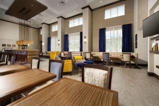 Hampton Inn & Suites Falls Church - Falls Church - 3