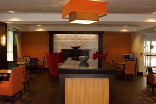 Hampton Inn Ithaca - Ithaca - 2