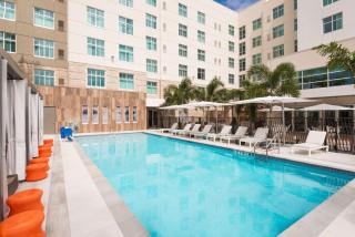 Homewood Suites by Hilton Sarasota-Lakewood Ranch - 1