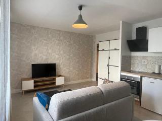 Au calme proche centre-ville, studio rénové avec équipements neufs et parking privé - Gap - 8