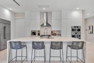 Villa in Coral Gables with Pool Jacuzzi Game Room - 1