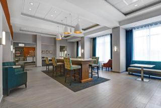 Hampton Inn & Suites Belleville - Belleville - 2