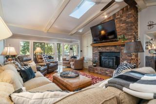 The Early Favorite - 3