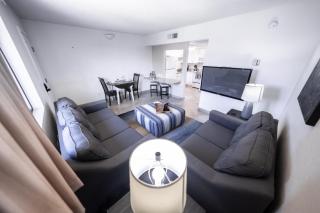 203 Fully Furnished, WiFi Included - Scottsdale - 3