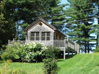 Rustic Lakefront Cottage Derby Paddles Lodge - - 9