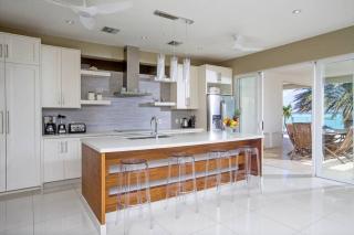 Crystal Blue Water Front Home with Pool - Providenciales - 9