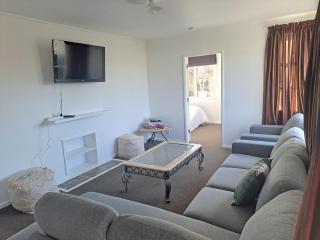 3bdrm plus Sleepot Home, - Nelson - 9