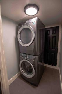 Modern Studio Basement with Private Entrance - 8