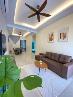 LYL HOMESTAY-IPOH 10Pax 4R - Ipoh - 0