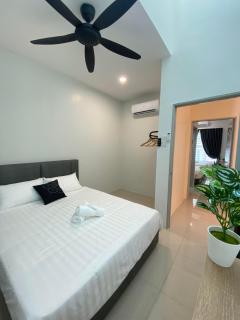 LYL HOMESTAY-IPOH 10Pax 4R - Ipoh - 2