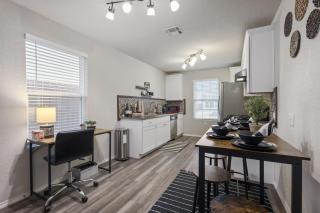 Exceptional Escape Fast WiFi & Fully Loaded - 0